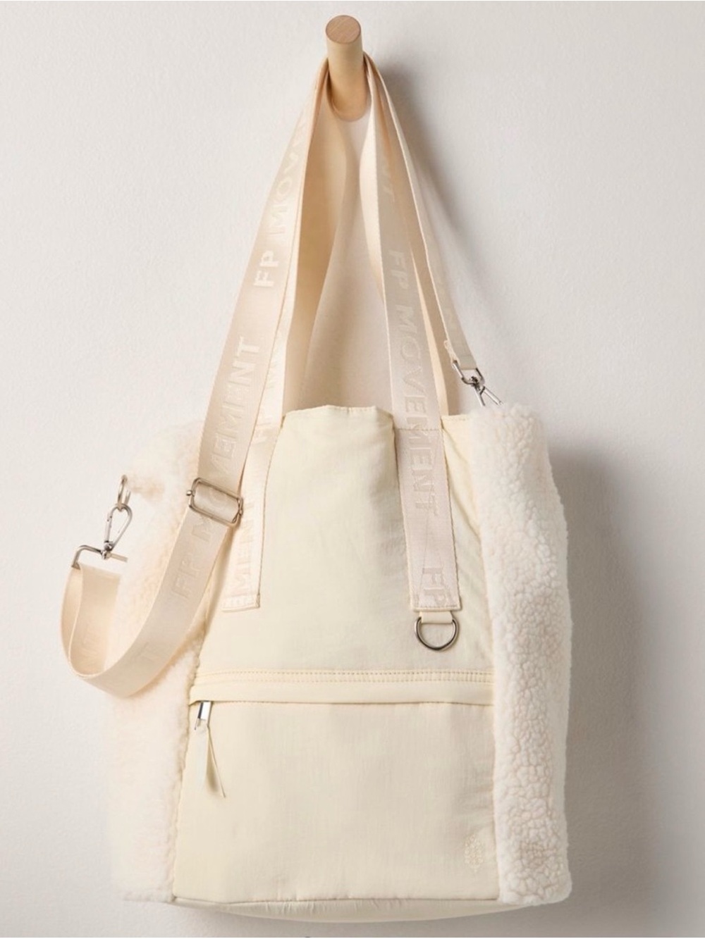 🌺 FP Movement Slopes Sherpa Bucket Bag